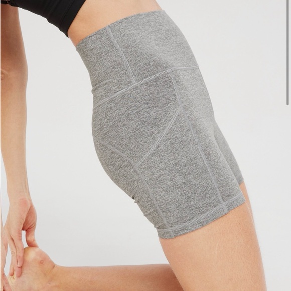 Aerie The Hugger Pocket Bike shorts Size S - Picture 2 of 10